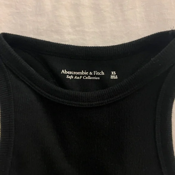Abercrombie Tank Top Bundle - Picture 2 of 3